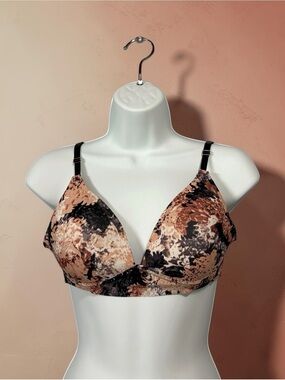 Danskin, Intimates Wireless Floral Bralette Nude Pink Black 34B Soft Stretch Bra